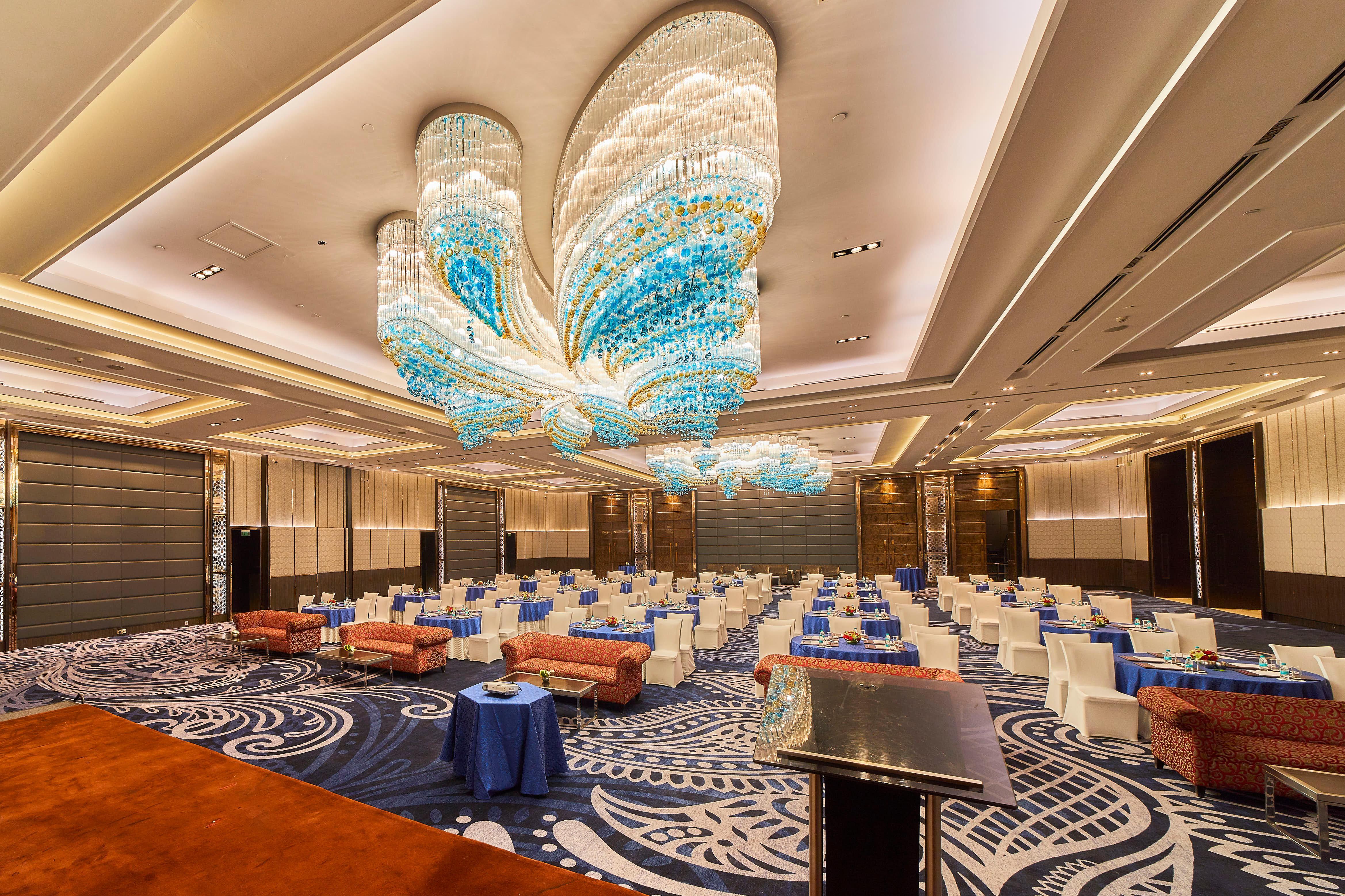 Crowne Plaza New Delhi Rohini By Ihg Hotel Exterior photo
