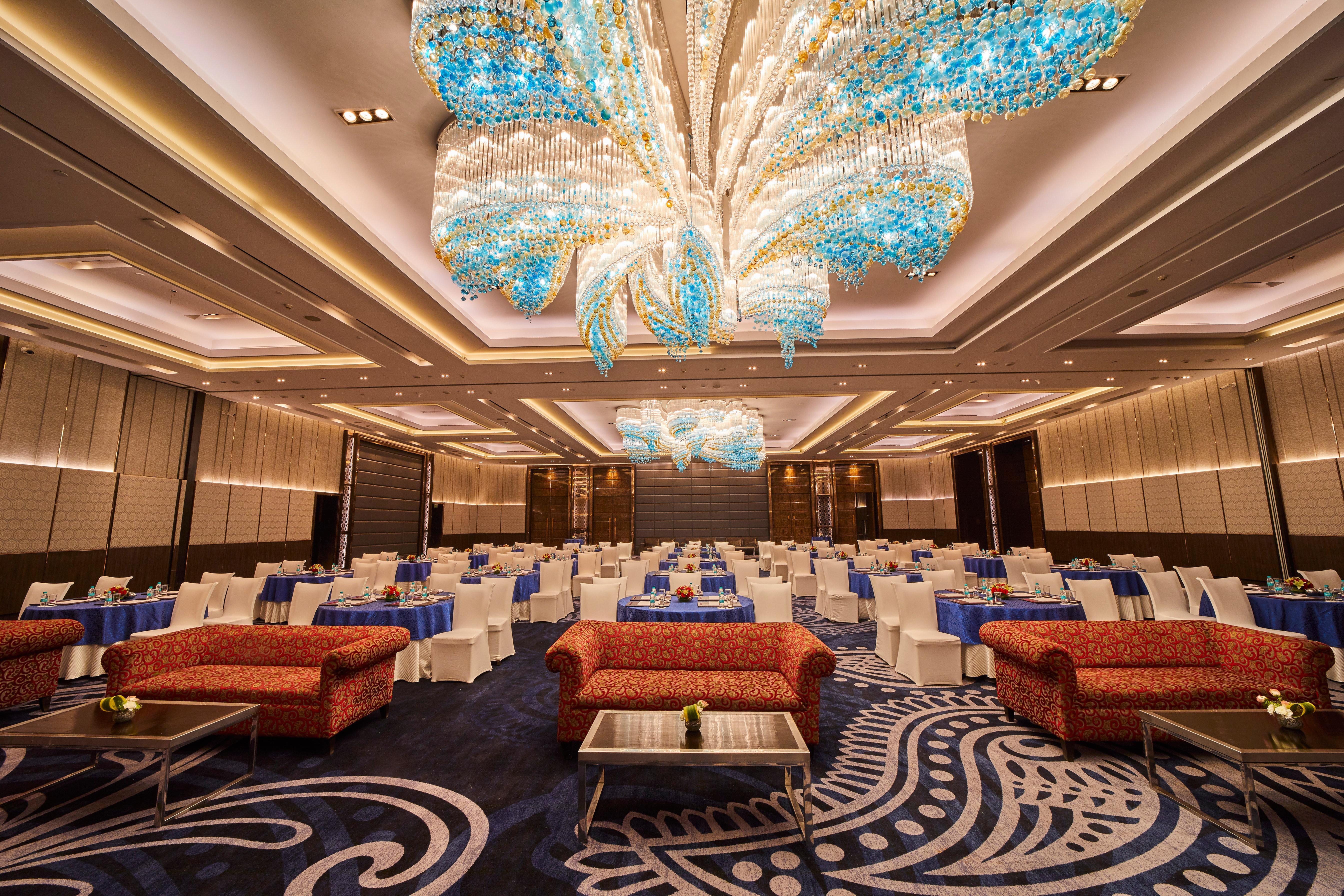 Crowne Plaza New Delhi Rohini By Ihg Hotel Exterior photo