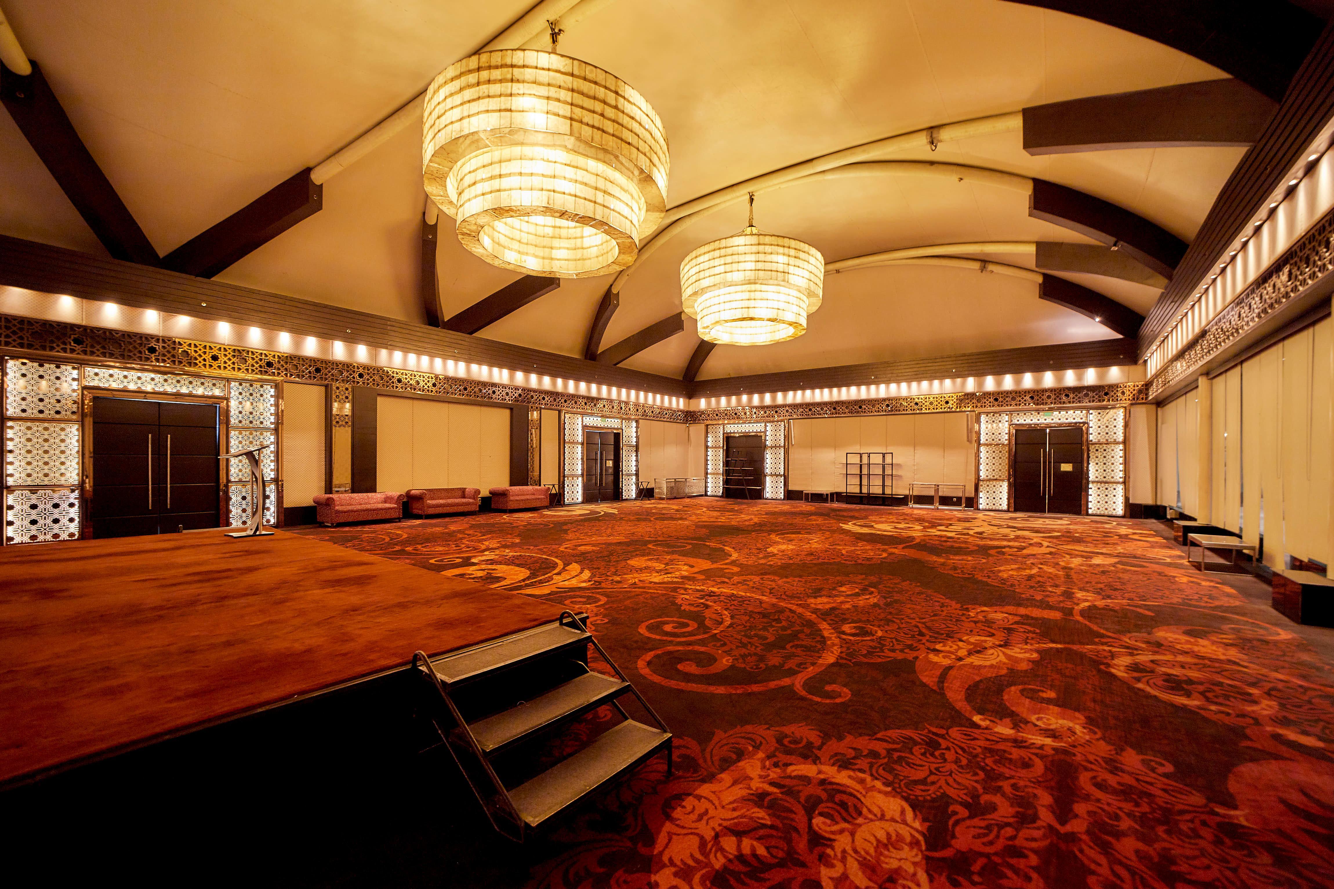 Crowne Plaza New Delhi Rohini By Ihg Hotel Exterior photo