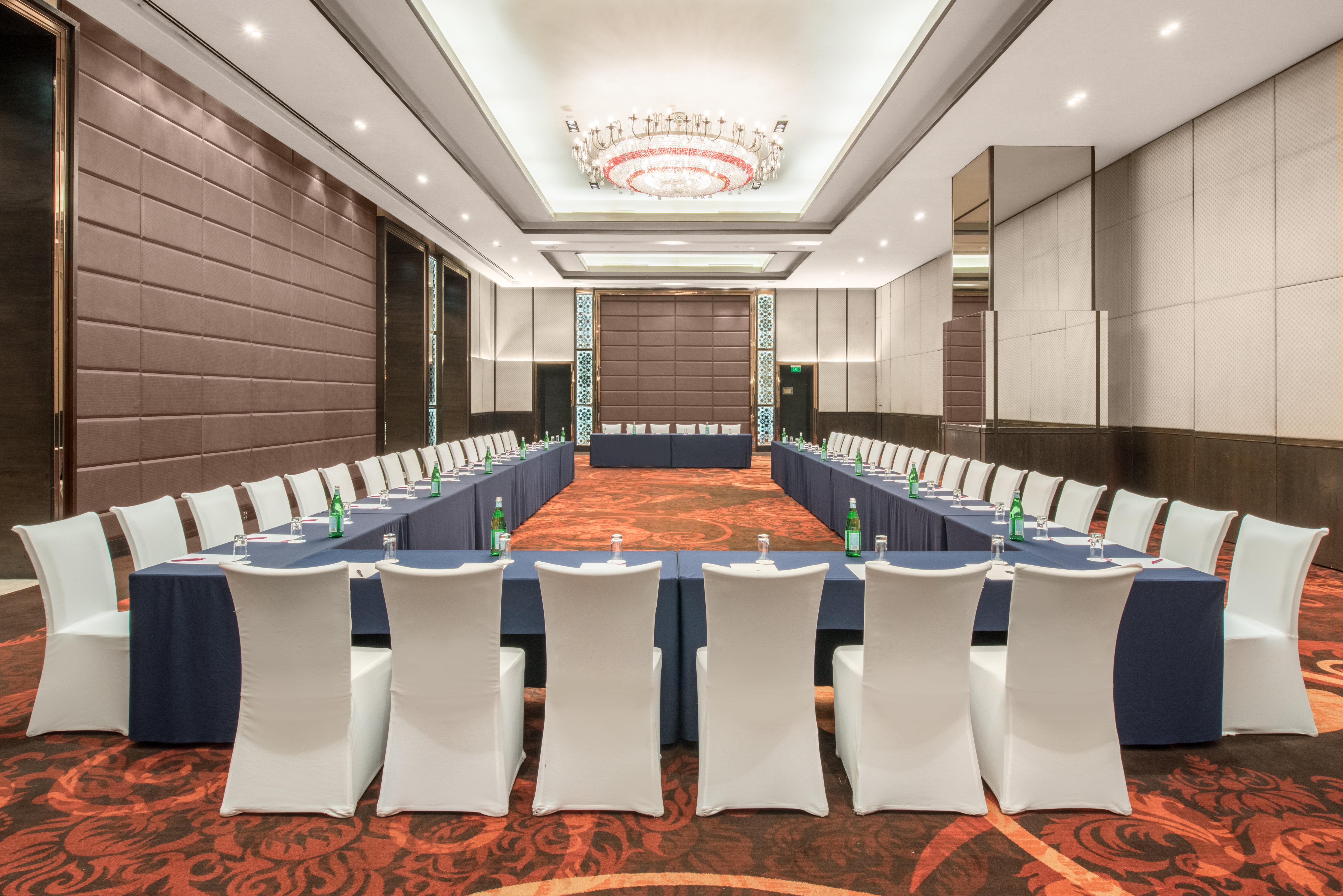 Crowne Plaza New Delhi Rohini By Ihg Hotel Exterior photo