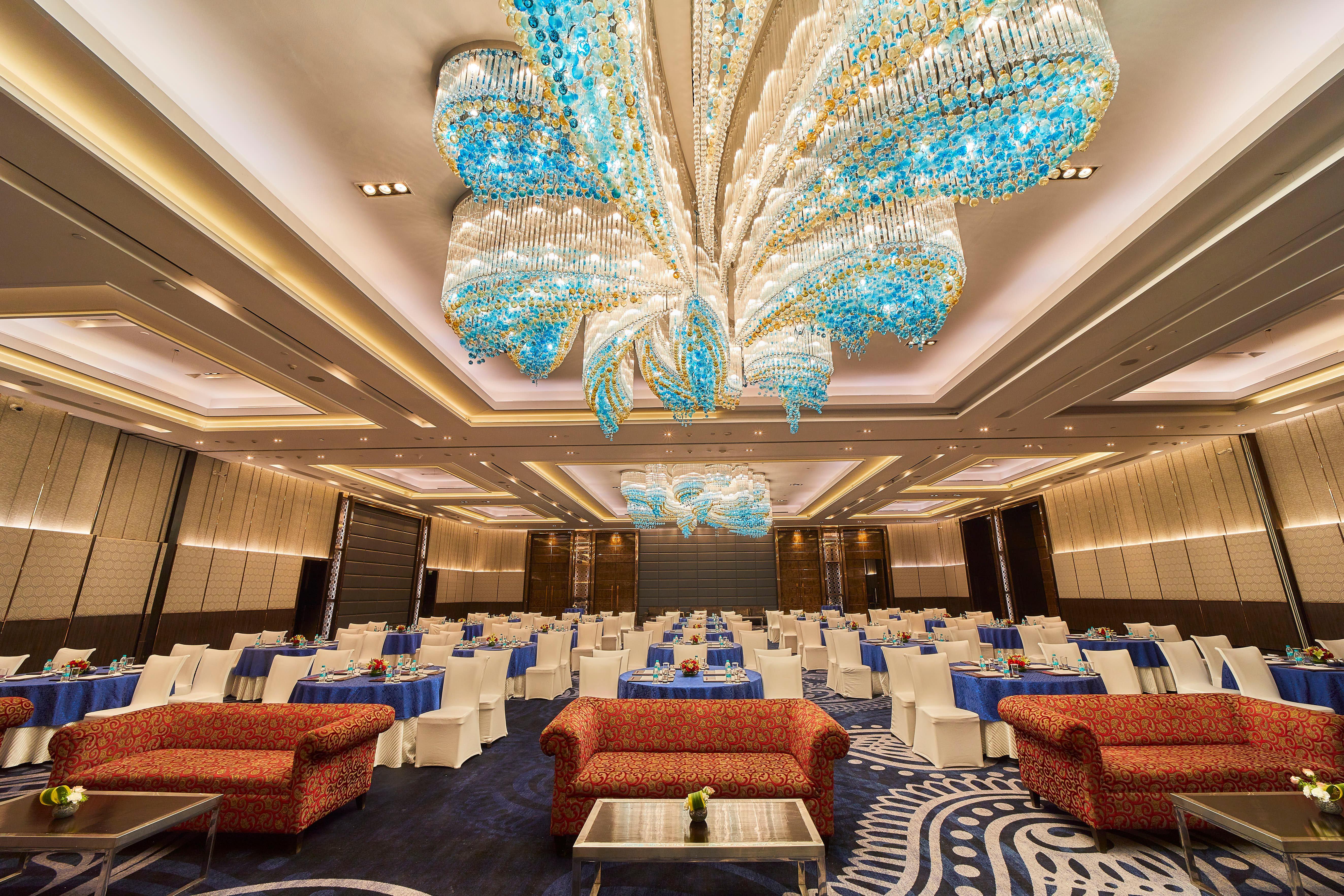 Crowne Plaza New Delhi Rohini By Ihg Hotel Exterior photo