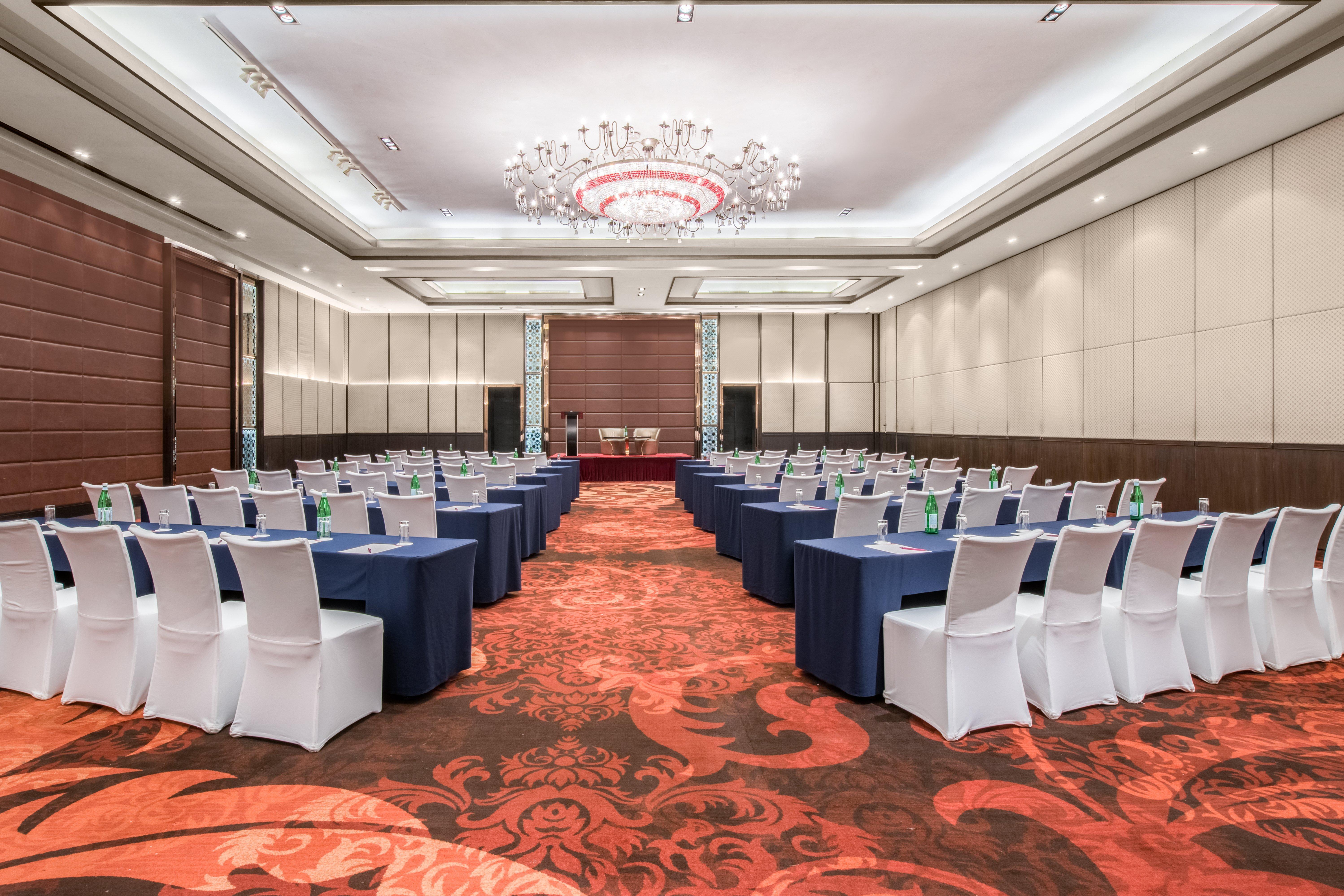 Crowne Plaza New Delhi Rohini By Ihg Hotel Exterior photo