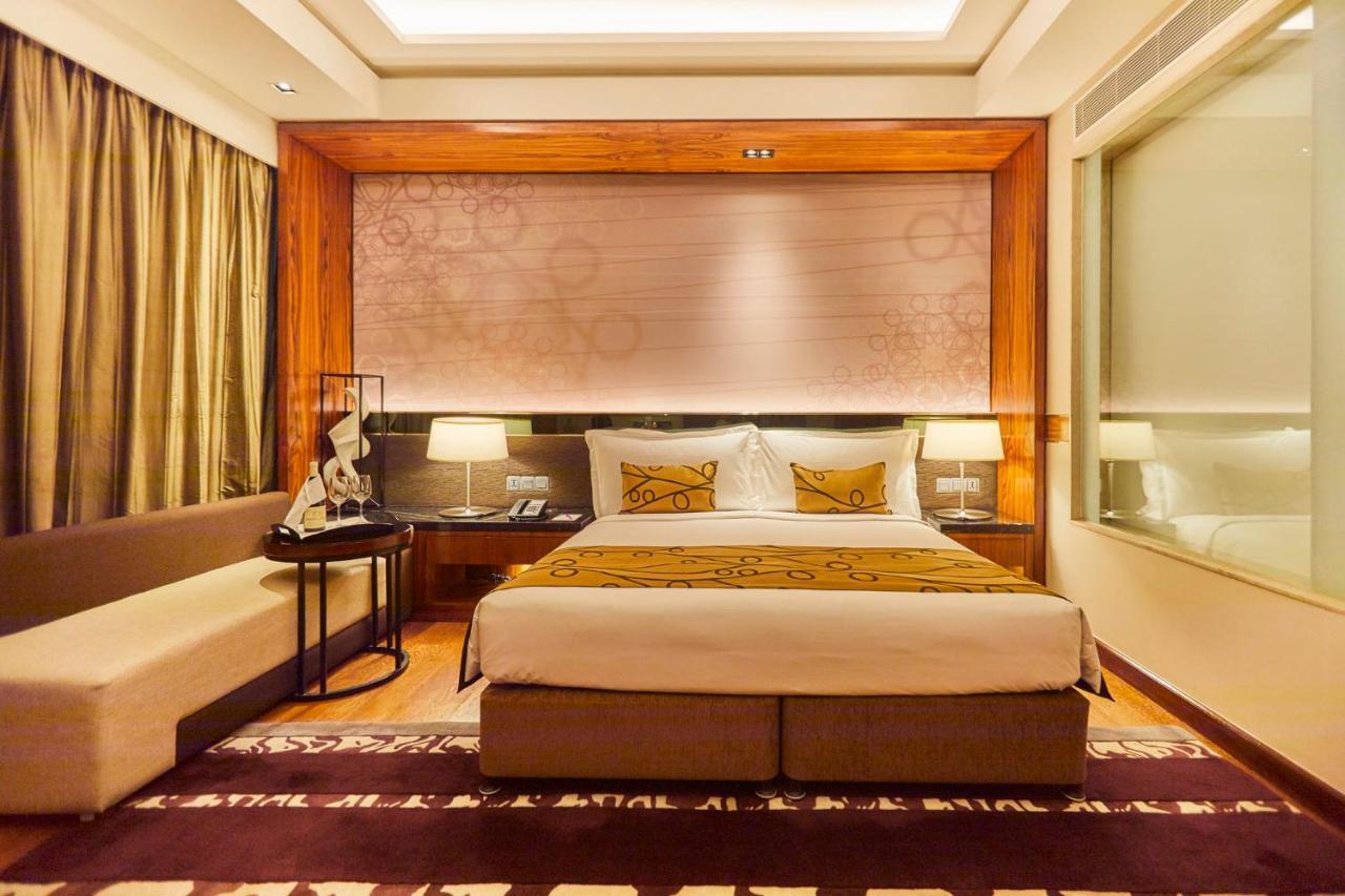 Crowne Plaza New Delhi Rohini By Ihg Hotel Exterior photo