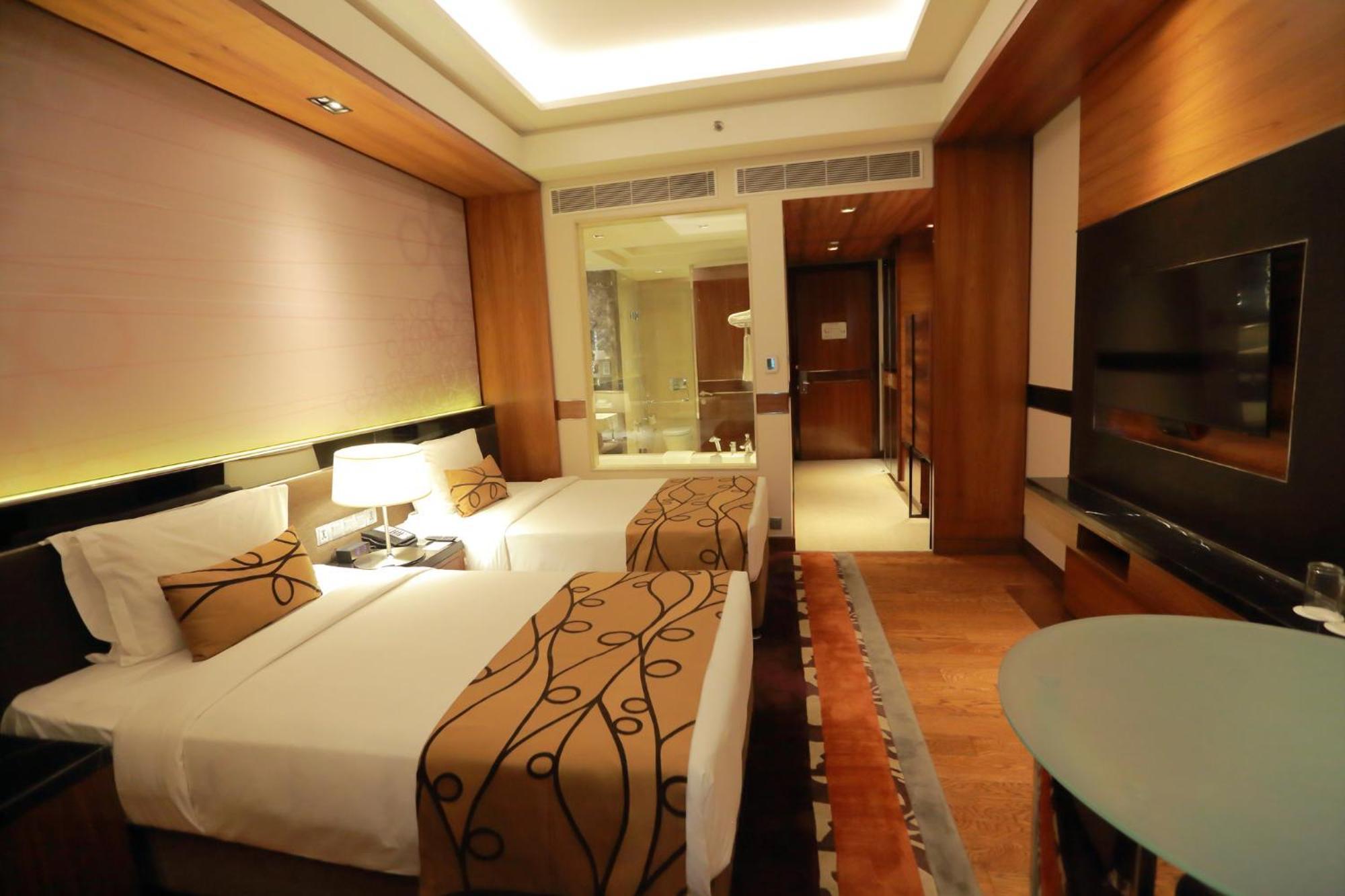 Crowne Plaza New Delhi Rohini By Ihg Hotel Exterior photo